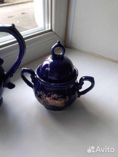 Сервиз чайный и хрустальная ваза