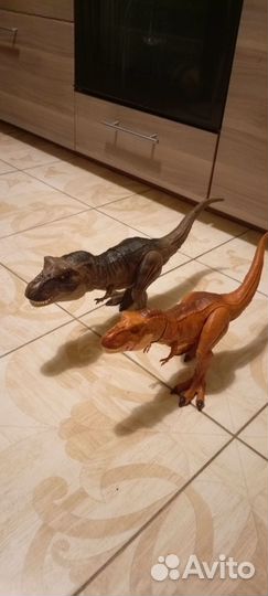 Игрушка Jurassic world Тираннозавры