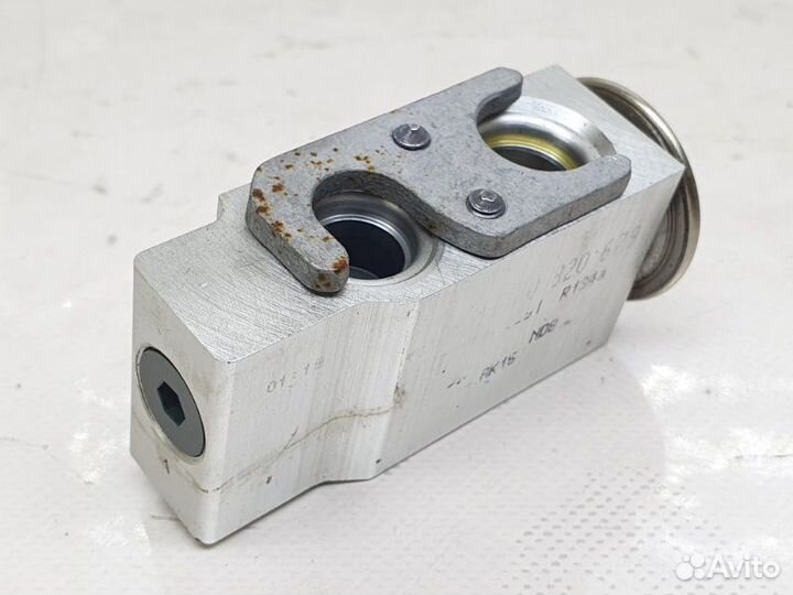 Клапан кондиционера Volkswagen Golf 6 2.0 TDI 2010