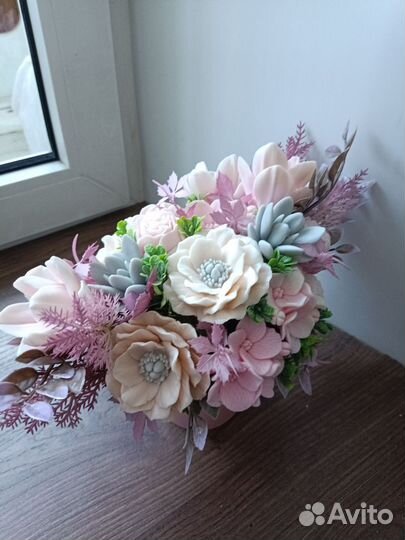 Композиция из мыльных цветов