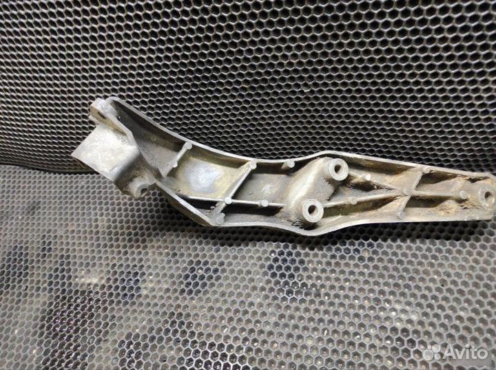 Кронштейн Opel Vectra B