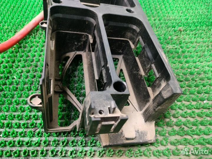 Корпус блока предохранителей Opel Astra H Z13DTH