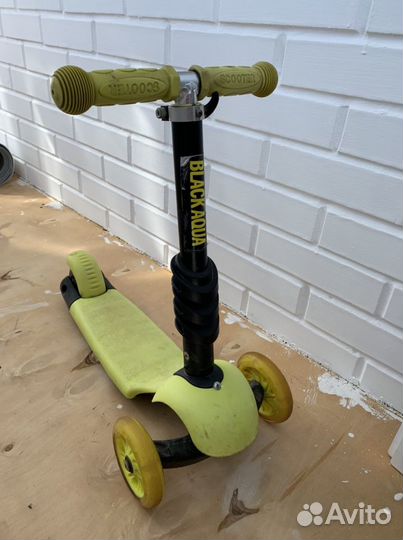 Самокат трехколесный