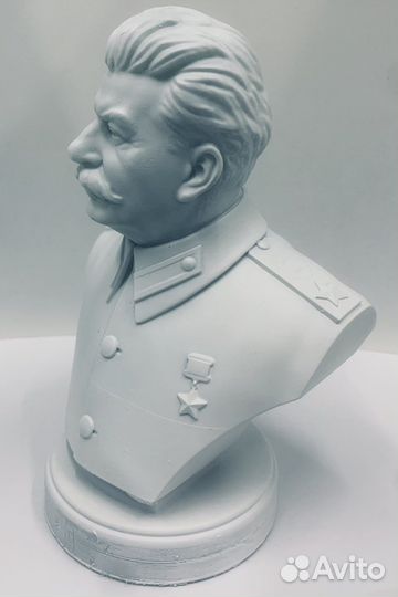 Бюст Сталина
