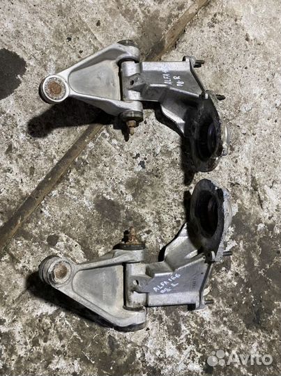 Рычаги передние верхние Alfa Romeo 166