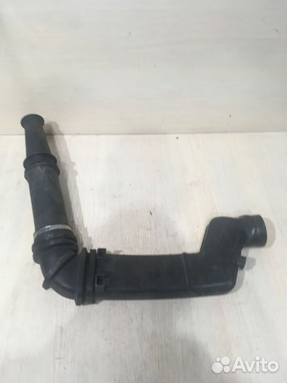 Патрубок воздушного фильтра Мерседес W202 1.8 М111