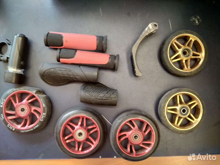 Колеса, грипсы и аксессуары на трюковой самокат