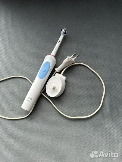 Зубная щетка oral b