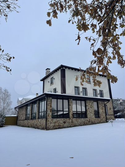 Коттедж 340 м² на участке 20 сот.