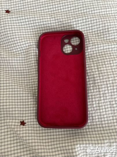 Силиконовый чехол на iPhone 15