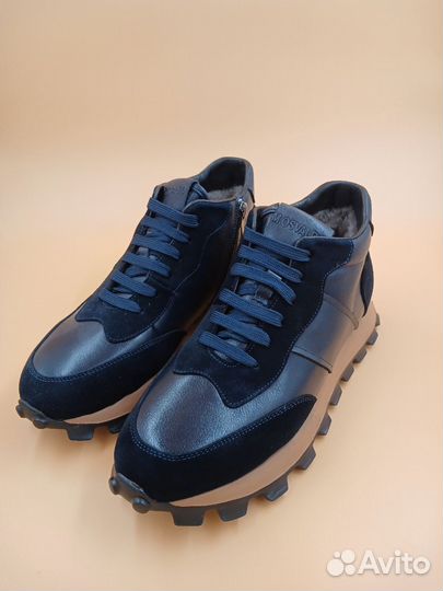 Mirco Osvaldo Мех в синем цвете