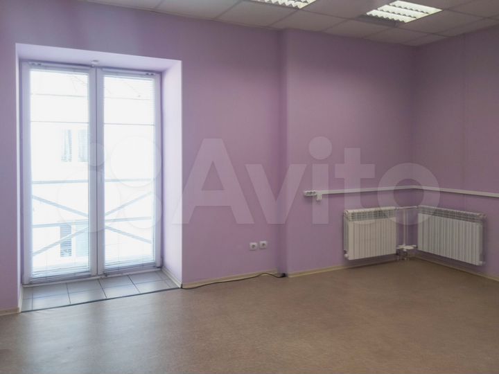 В нежилом здании/кабинеты+open space