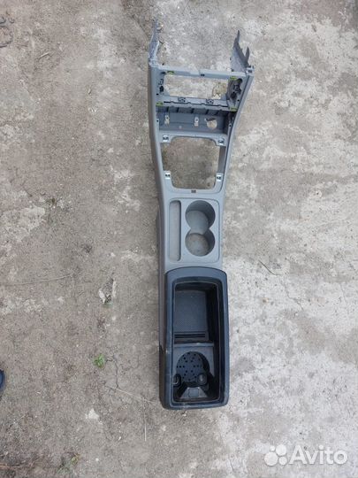 Консоль центральная Volkswagen Passat B6