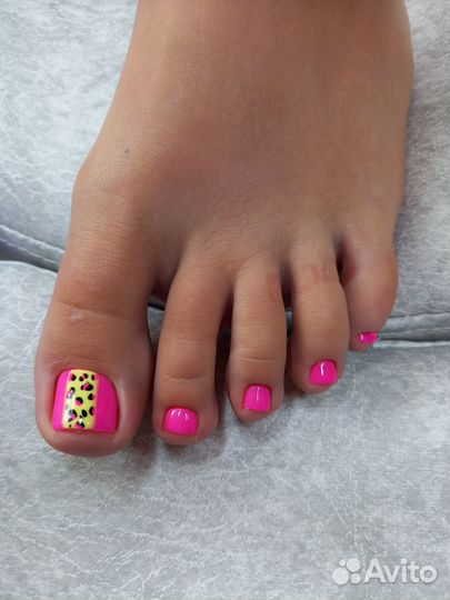 Маникюр, педикюр 