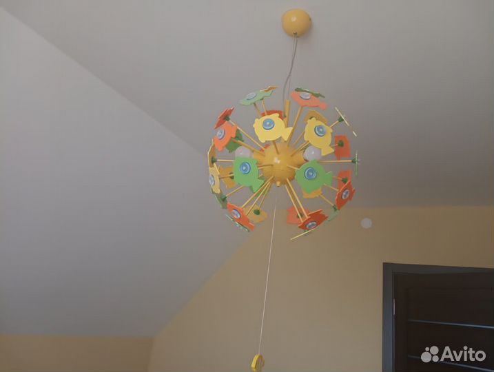 Продам люстру б/у в детскую комнату