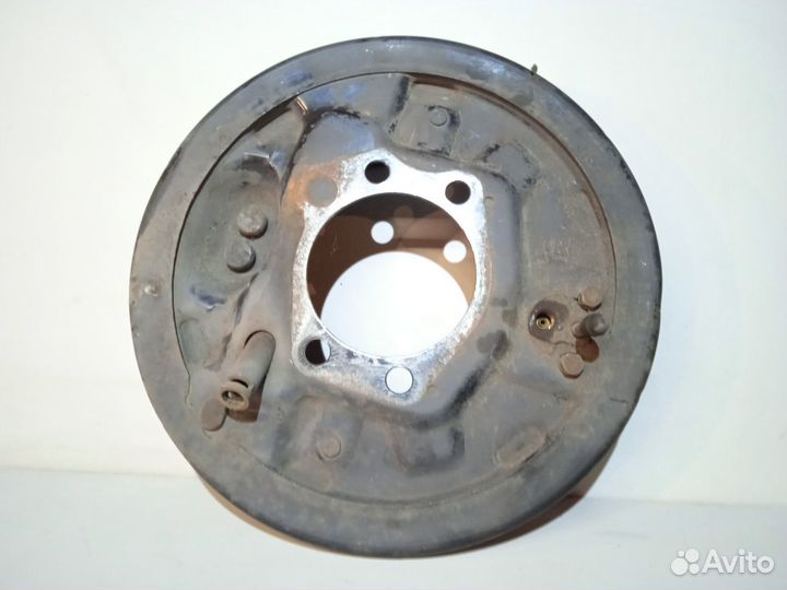 Площадка тормозная Левая (к-кт) Legacy 26704AE030