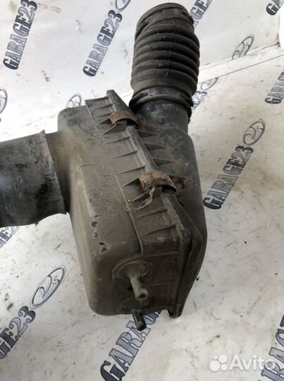 Корпус воздушного фильтра dodge caravan