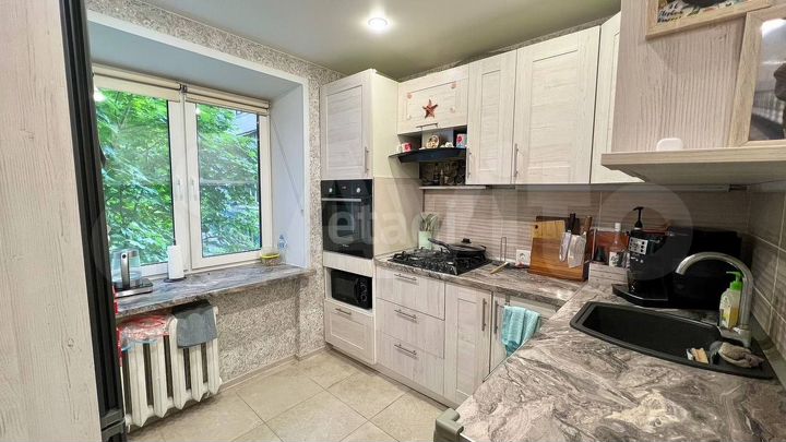 2-к. квартира, 50 м², 3/9 эт.