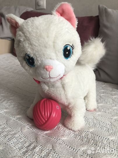Интерактивная игрушка Кошка Bianca с клубком