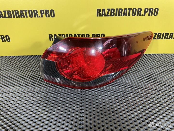 Фонарь внешний правый Mazda 6