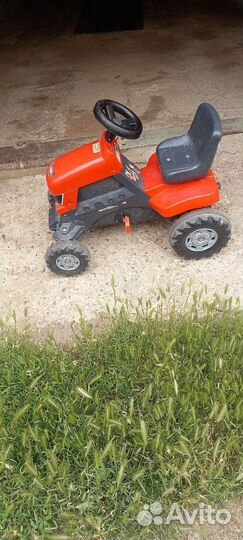 Детский трактор с педалями