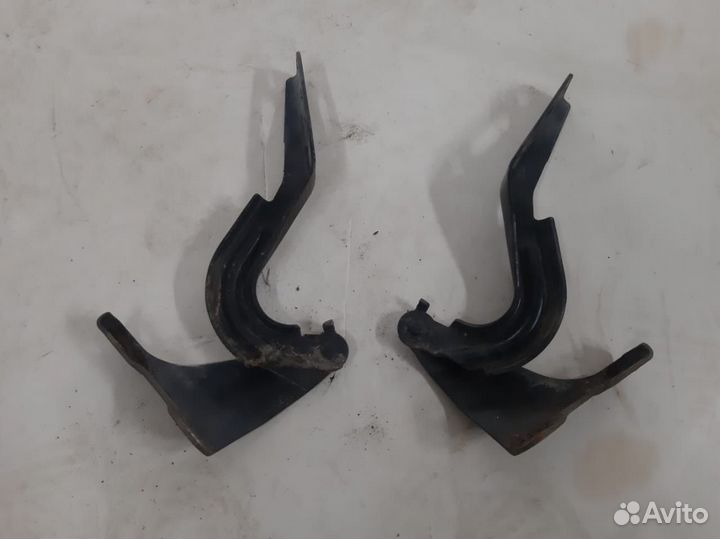 Петля капота Honda Accord 7. CL9