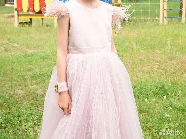 Платье праздничное