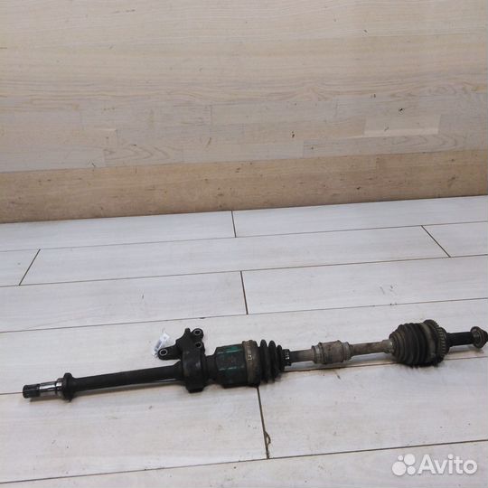 Полуось правая привод Mazda 323 1.6i МКПП