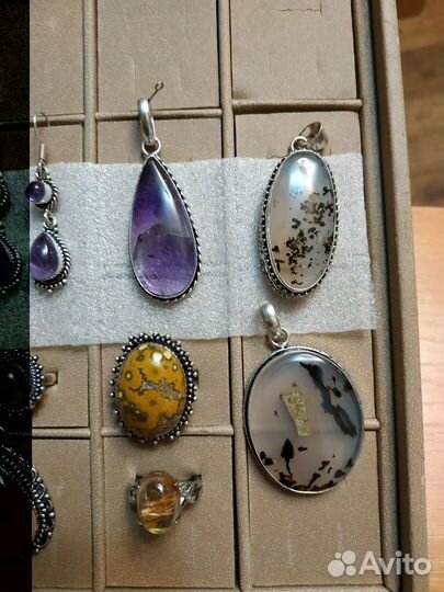 Бижутерия с натуральными камнями