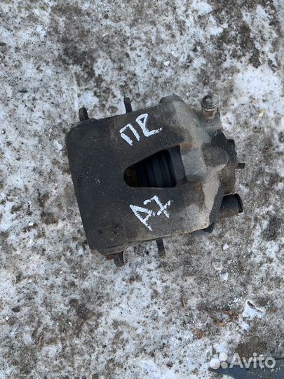 Суппорт передний правый Skoda Octavia A7 1.2