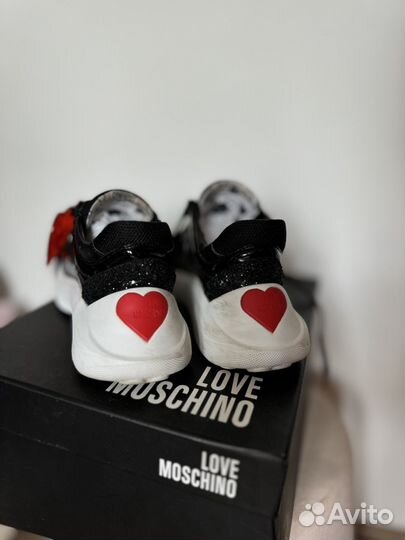 Кроссовки love moschino