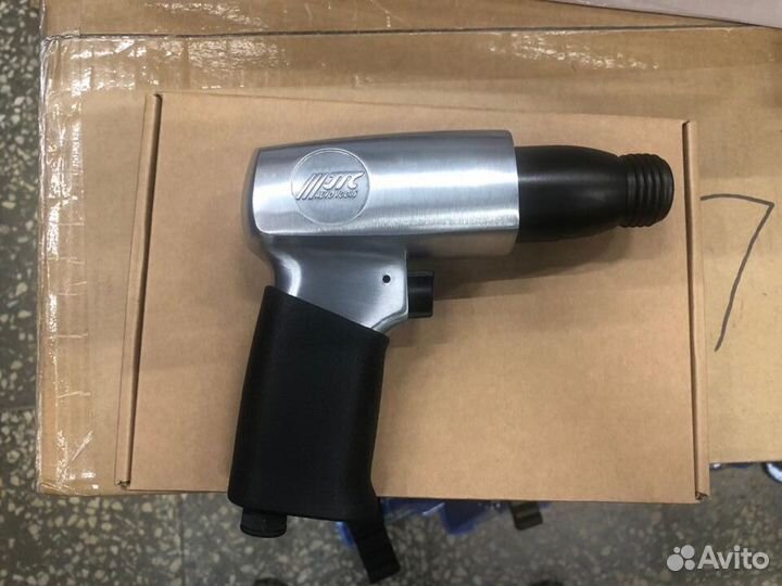 Молоток пневматический 3200уд/мин. (2 зубила В ком