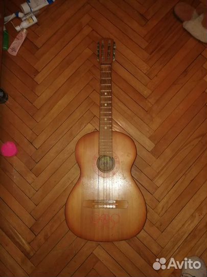 Гитара семиструнная