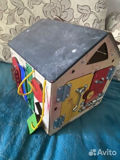 Бизиборд домик