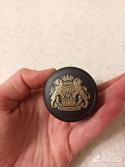 Бутылка от White Horse и Father's Old Barrel