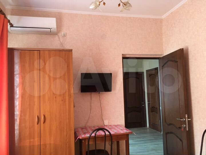 Комната 9 м² в 4-к., 2/2 эт.