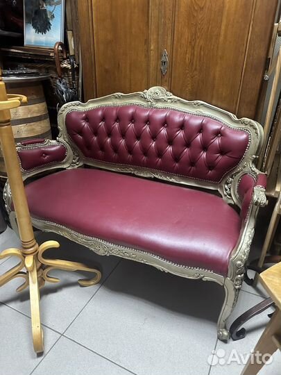 Диванчик ретро