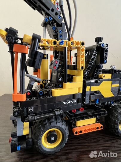 Конструктор lego Technic 42053 Экскаватор Volvo