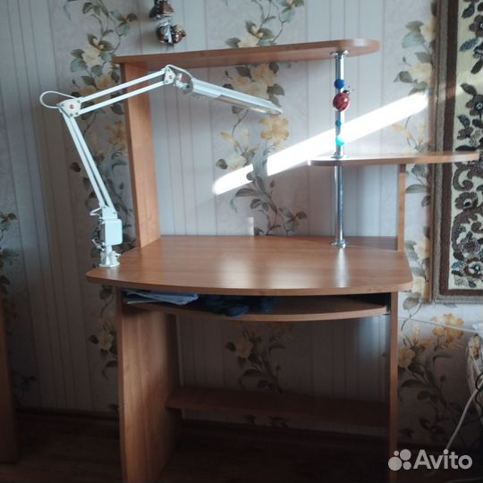 Компьютерный стол