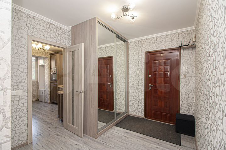 2-к. квартира, 53 м², 1/5 эт.