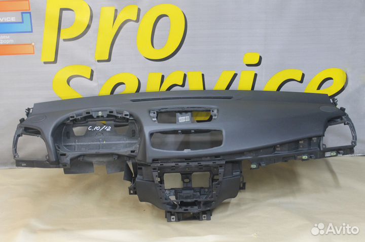 Торпедо Renault Fluence панель приборов