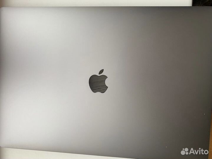 Apple MacBook Pro 15 2017 i7 16gb 500