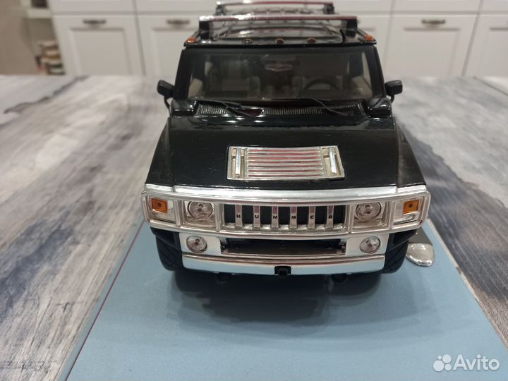 Внедорожник Maisto Hummer H2 SUV 2003 25см 1:18