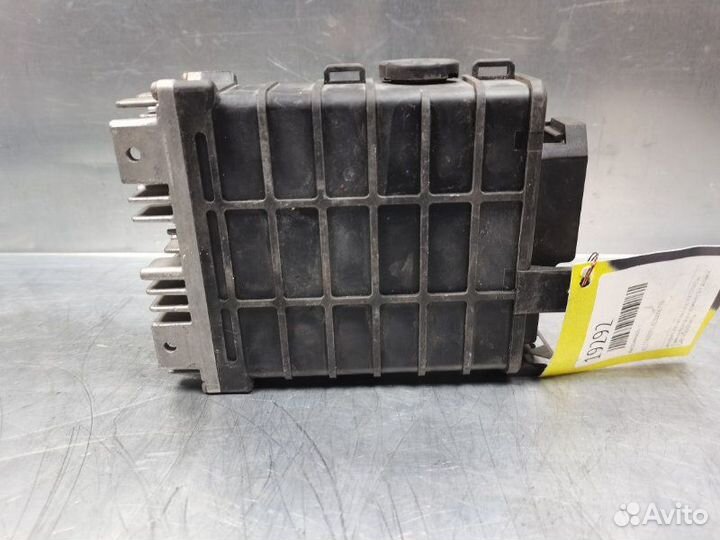 Блок управления двигателем Volkswagen Passat B3