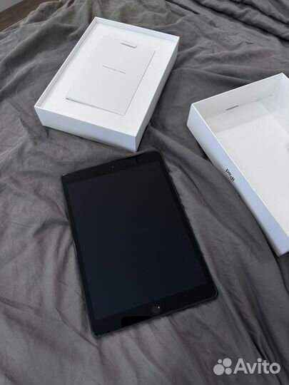 iPad 8 поколения 32gb Wi-Fi + Cellular