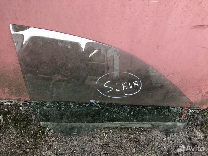 Стекло передней правой двери Audi A6 C5