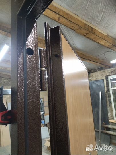 Дверь входная новая