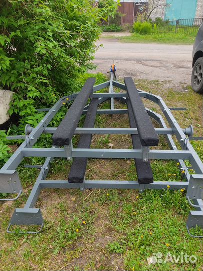 Лодочный прицеп