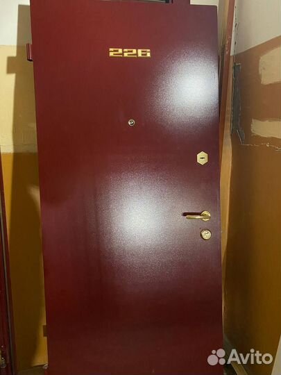Дверь входная металлическая от застройщика