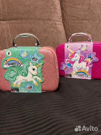 Набор детской косметики в чемодане